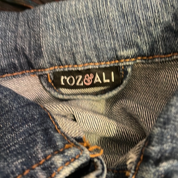 Denim Jacket by ROZ and ALI. S/M. BL/RD5 - Picture 3 of 3